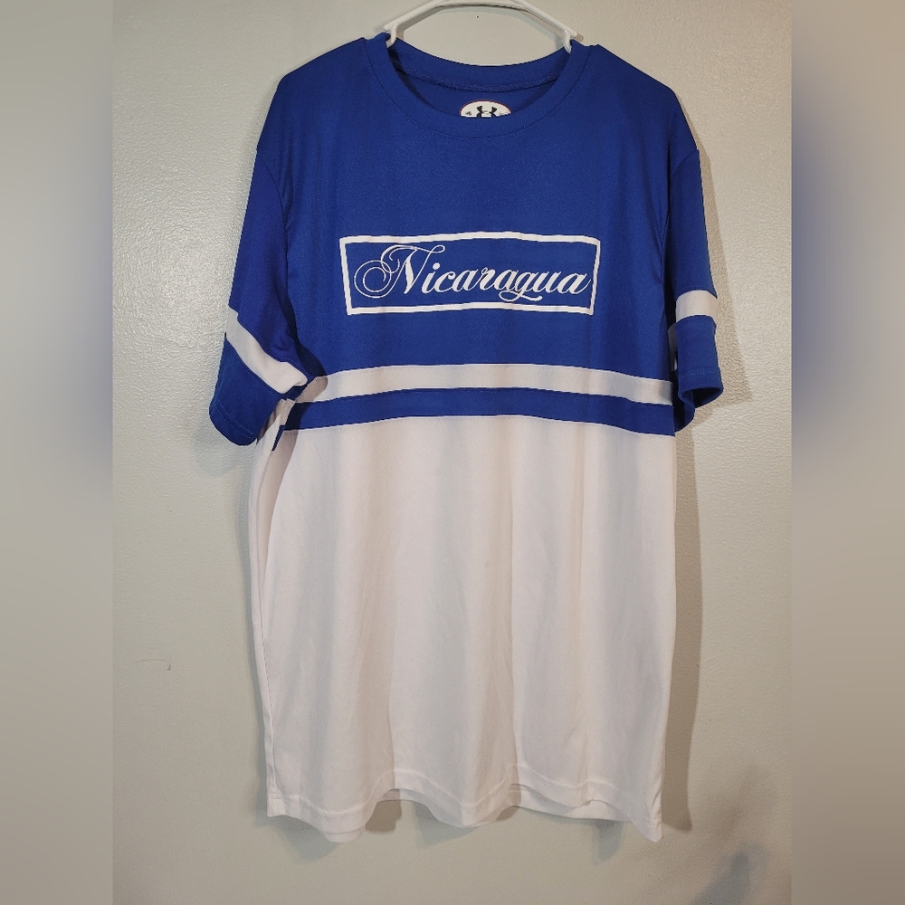 Nicaragua blue and white t-shirt, size 2X. Or LG .Pre-owned.